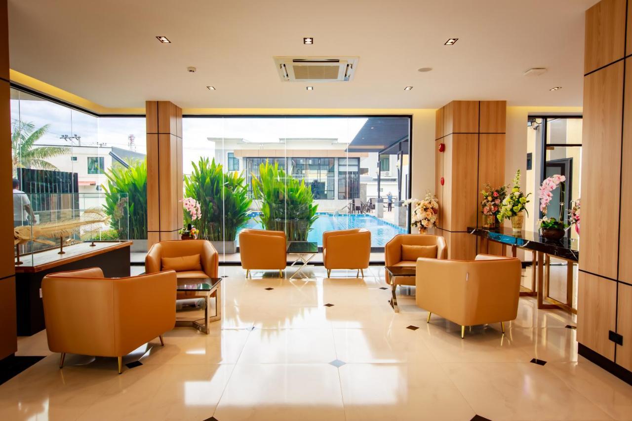 Siri Hotel Lumphun Ban Pa Daet Exterior foto