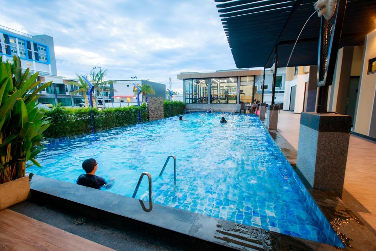 Siri Hotel Lumphun Ban Pa Daet Exterior foto